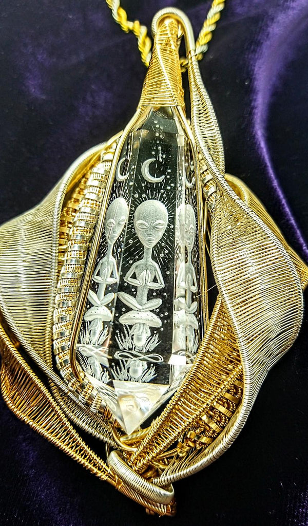 iPyramids Vogel-cut Crystal Amulets